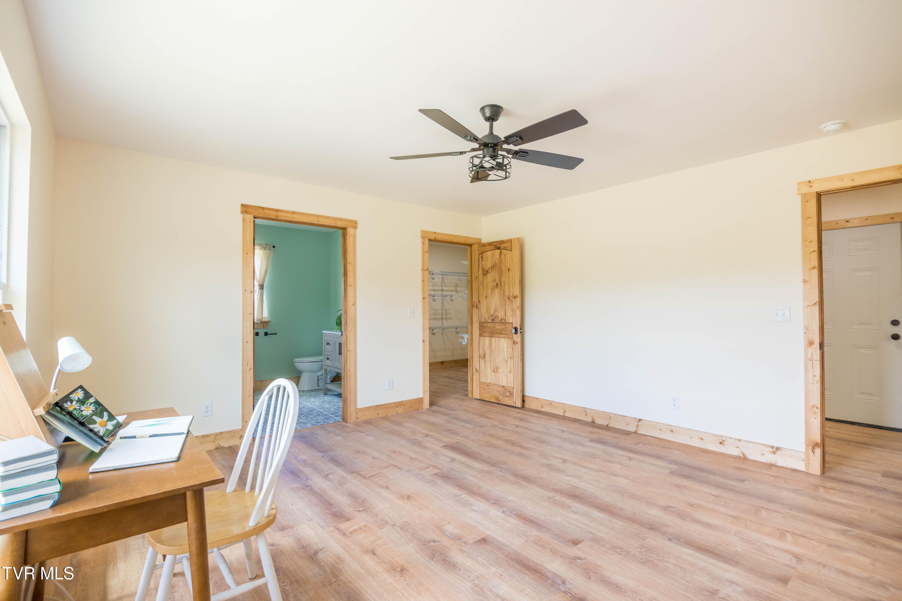 320 Deerwood Road Greeneville, TN 37743 - Photo 17 of 29 087A1405-HDR