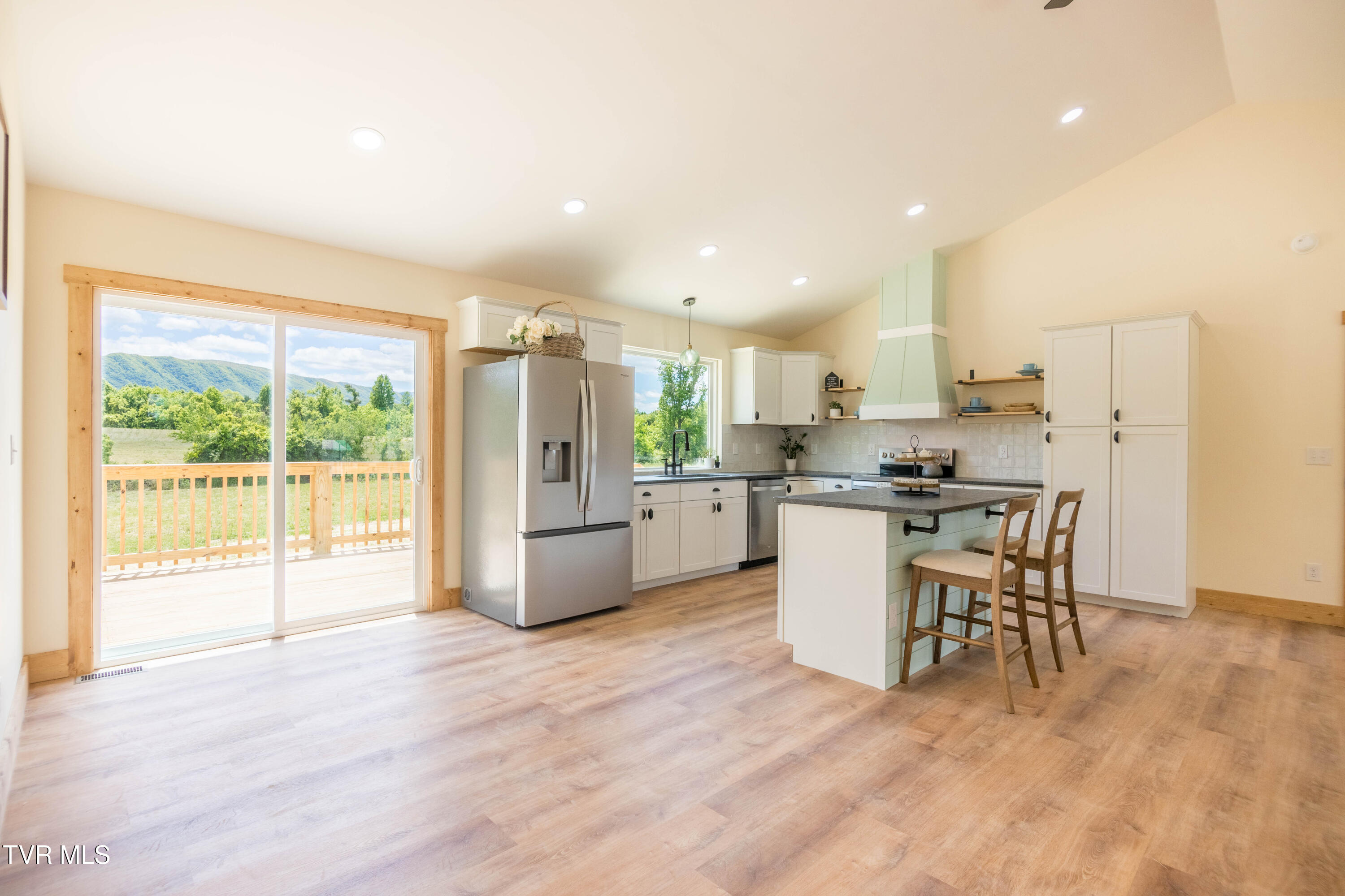 320 Deerwood Road Greeneville, TN 37743 - Photo 10 of 29 087A1348-HDR