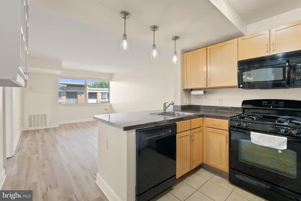 $2,100 | 800 4th Street Southwest, Unit S513, Washington, DC 20024