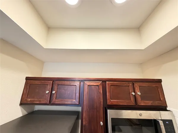 $159,500 | 4515 Briar Hollow Place, Unit 315, Houston, TX 77027