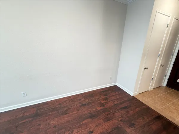 $159,500 | 4515 Briar Hollow Place, Unit 315, Houston, TX 77027