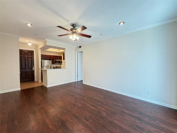 $159,500 | 4515 Briar Hollow Place, Unit 315, Houston, TX 77027