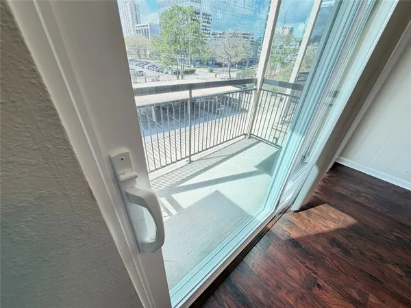 $159,500 | 4515 Briar Hollow Place, Unit 315, Houston, TX 77027