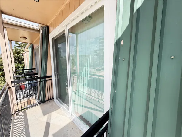 $159,500 | 4515 Briar Hollow Place, Unit 315, Houston, TX 77027