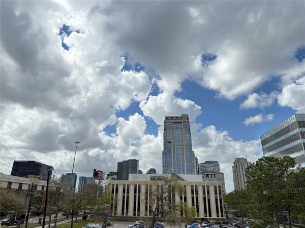 $159,500 | 4515 Briar Hollow Place, Unit 315, Houston, TX 77027