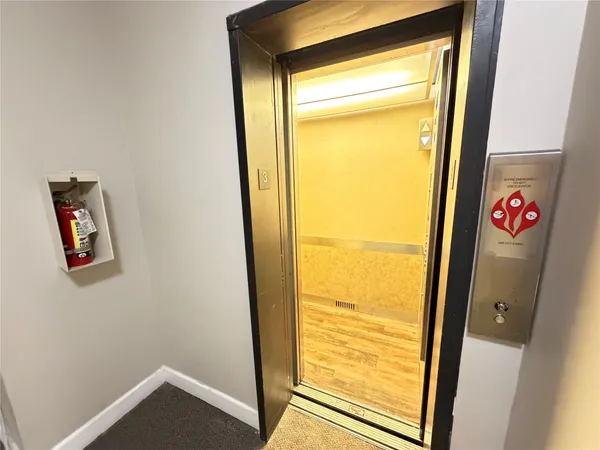 $159,500 | 4515 Briar Hollow Place, Unit 315, Houston, TX 77027