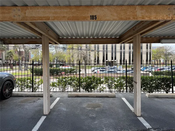 $159,500 | 4515 Briar Hollow Place, Unit 315, Houston, TX 77027