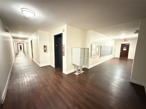 $159,500 | 4515 Briar Hollow Place, Unit 315, Houston, TX 77027