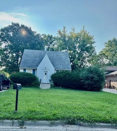 $475,000 | 197 Bonnie Brae Avenue, Elmhurst, IL 60126