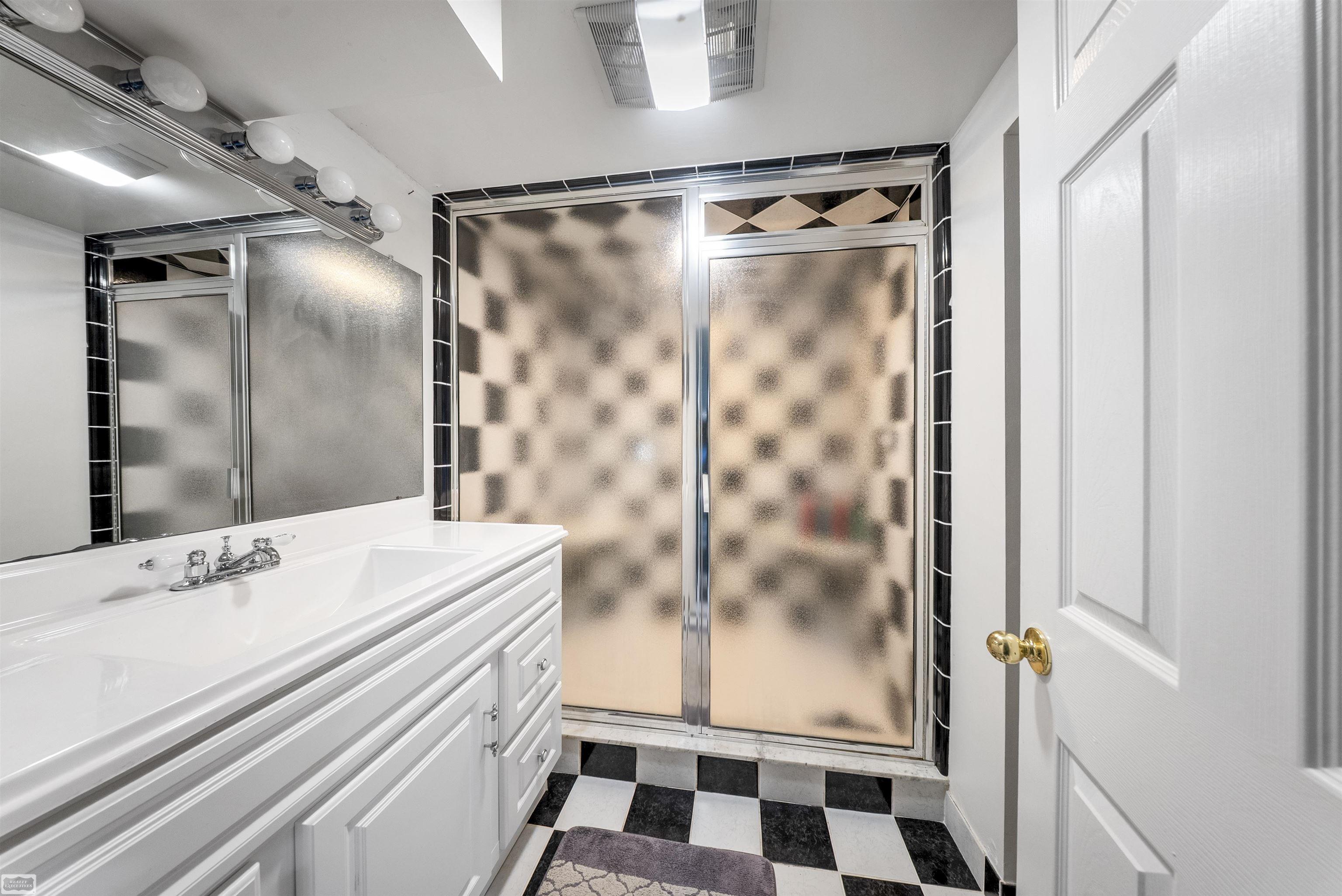 1030 Bishop Road Grosse Pointe, MI 48230 - Photo 46 of 61