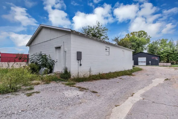 $1,750 | 1409 Buffalo Road, Unit A, Lawrenceburg, TN 38464