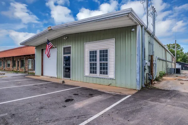 $1 | 1409 Buffalo Road, Unit A, Lawrenceburg, TN 38464