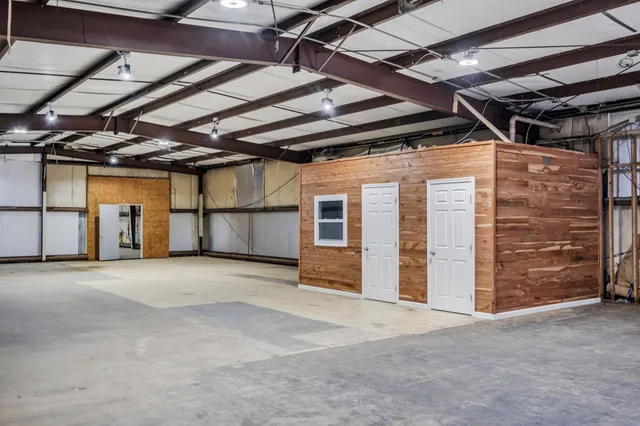 $1,400 | 1409 Buffalo Road, Unit A, Lawrenceburg, TN 38464