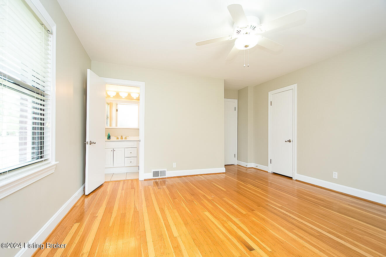 4301 Lincoln Road Louisville, KY 40220 - Photo 16 of 42 Primary Bedroom