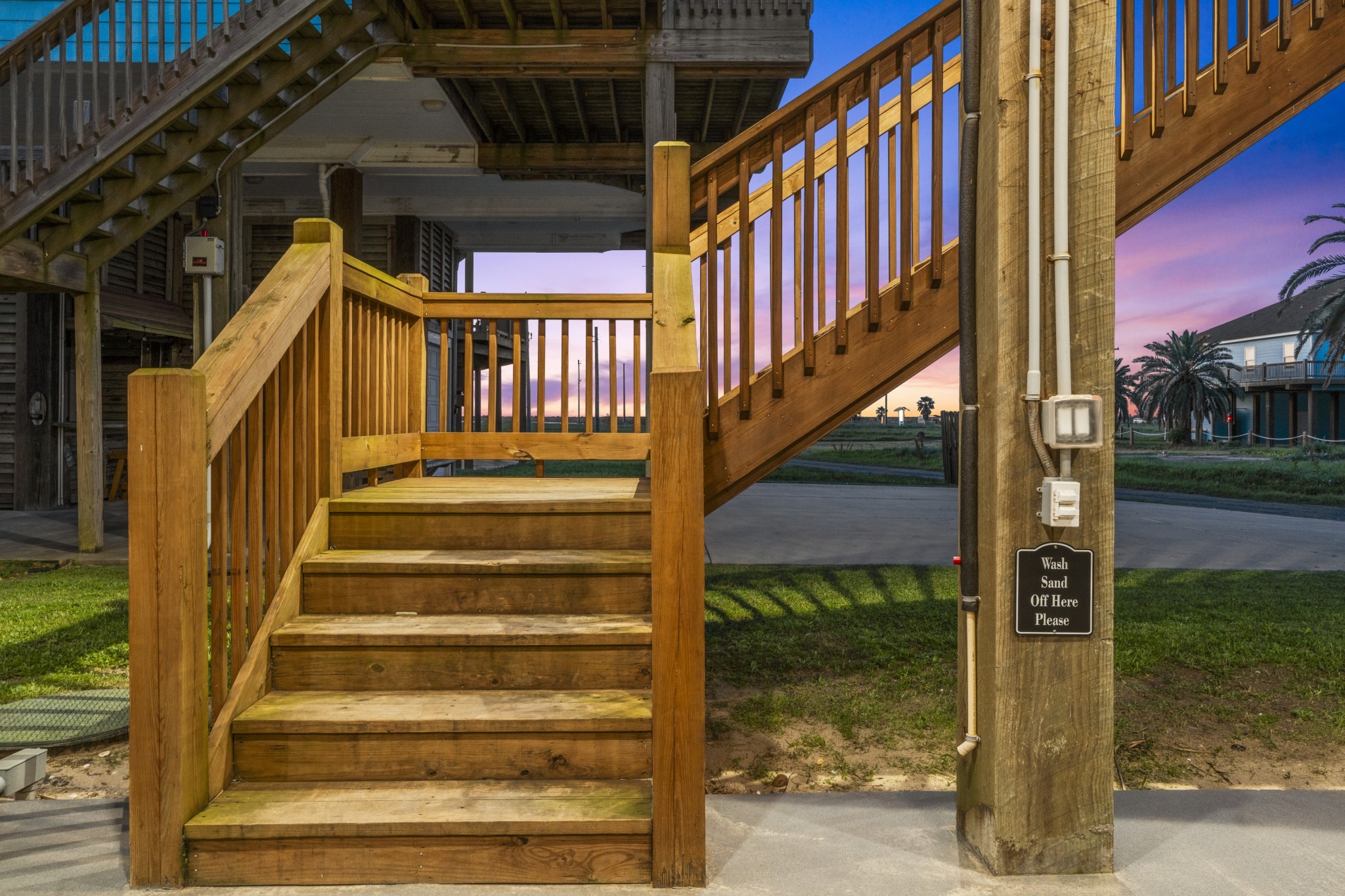941 South Gateway Road Crystal Beach, TX 77650 - Photo 26 of 43 a view of entryway