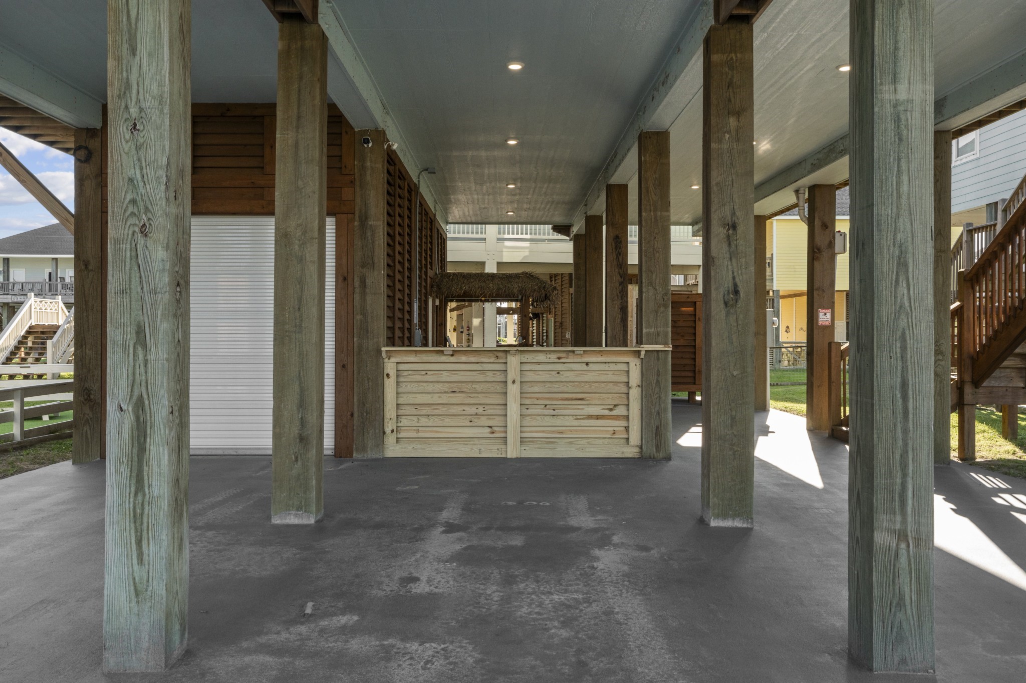 941 South Gateway Road Crystal Beach, TX 77650 - Photo 27 of 43 a view of gallery with door