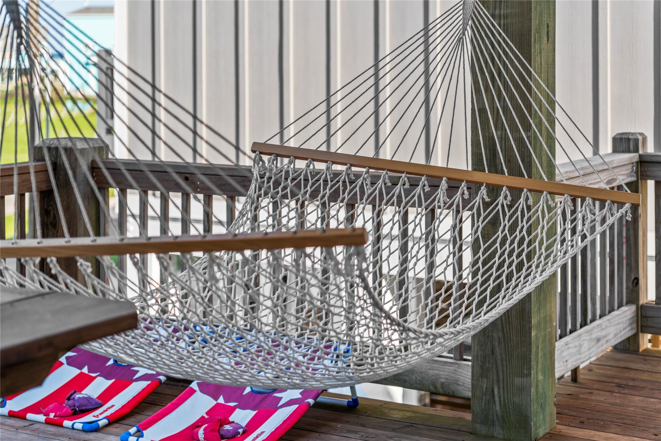 941 South Gateway Road Crystal Beach, TX 77650 - Photo 34 of 43 a view of entryway with wooden floor