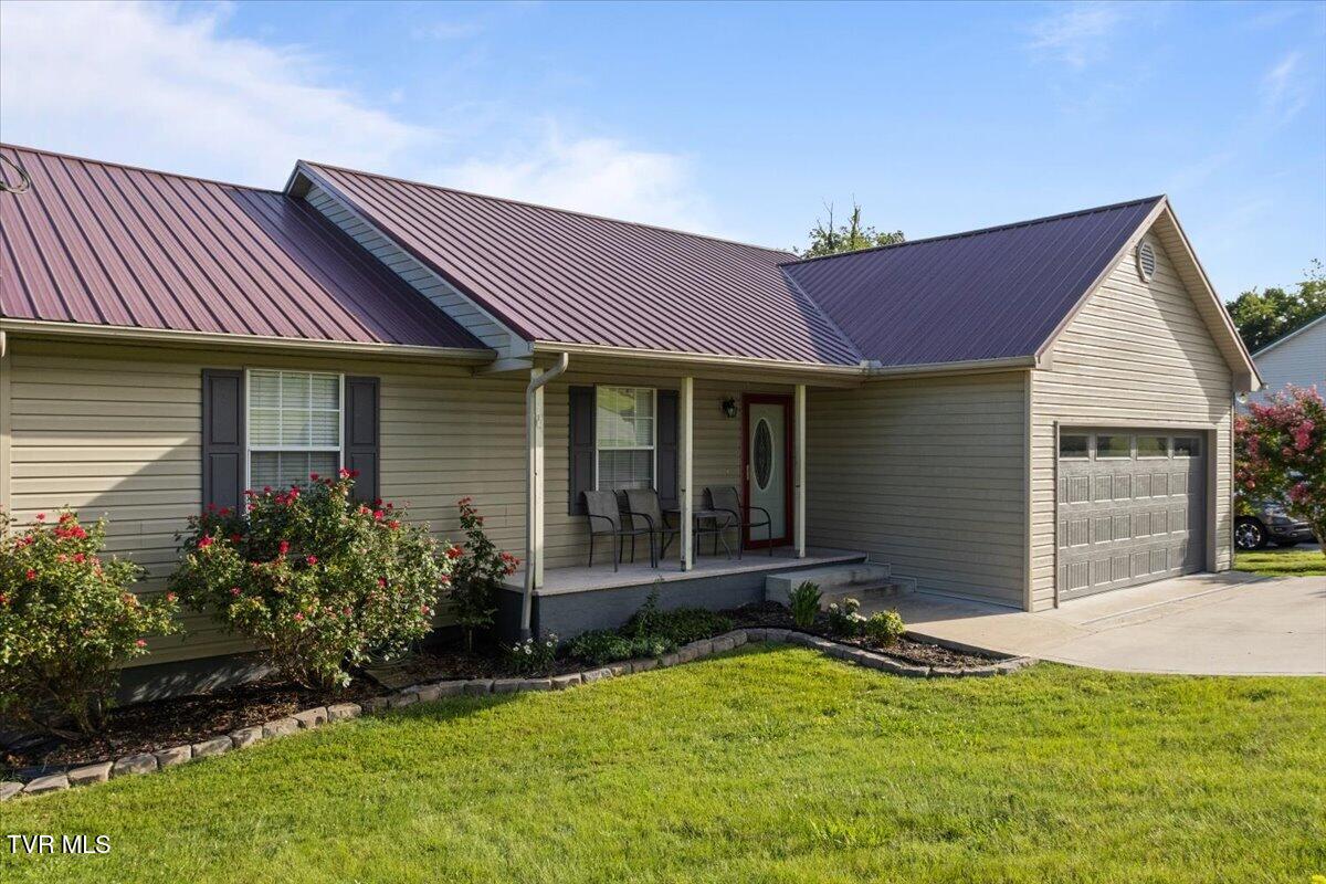 103 Sunflower Loop Seymour, TN 37865 - Photo 3 of 60 03-IMG_1202