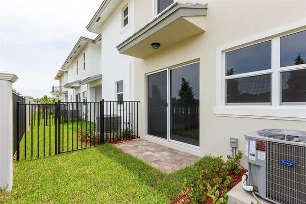 $2,950 | 6937 Pines Circle, Unit 17, Coconut Creek, FL 33073
