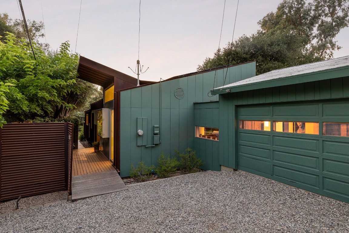 20575 Cheney Drive Topanga, CA 90290 - Photo 3 of 35