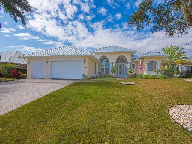 $735,000 | 1055 Quail Court Southwest, Vero Beach, FL 32968