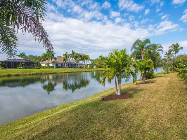 $735,000 | 1055 Quail Court Southwest, Vero Beach, FL 32968
