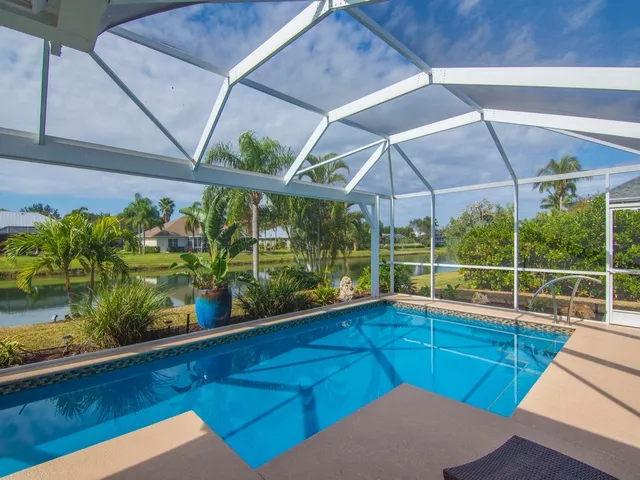 $735,000 | 1055 Quail Court Southwest, Vero Beach, FL 32968