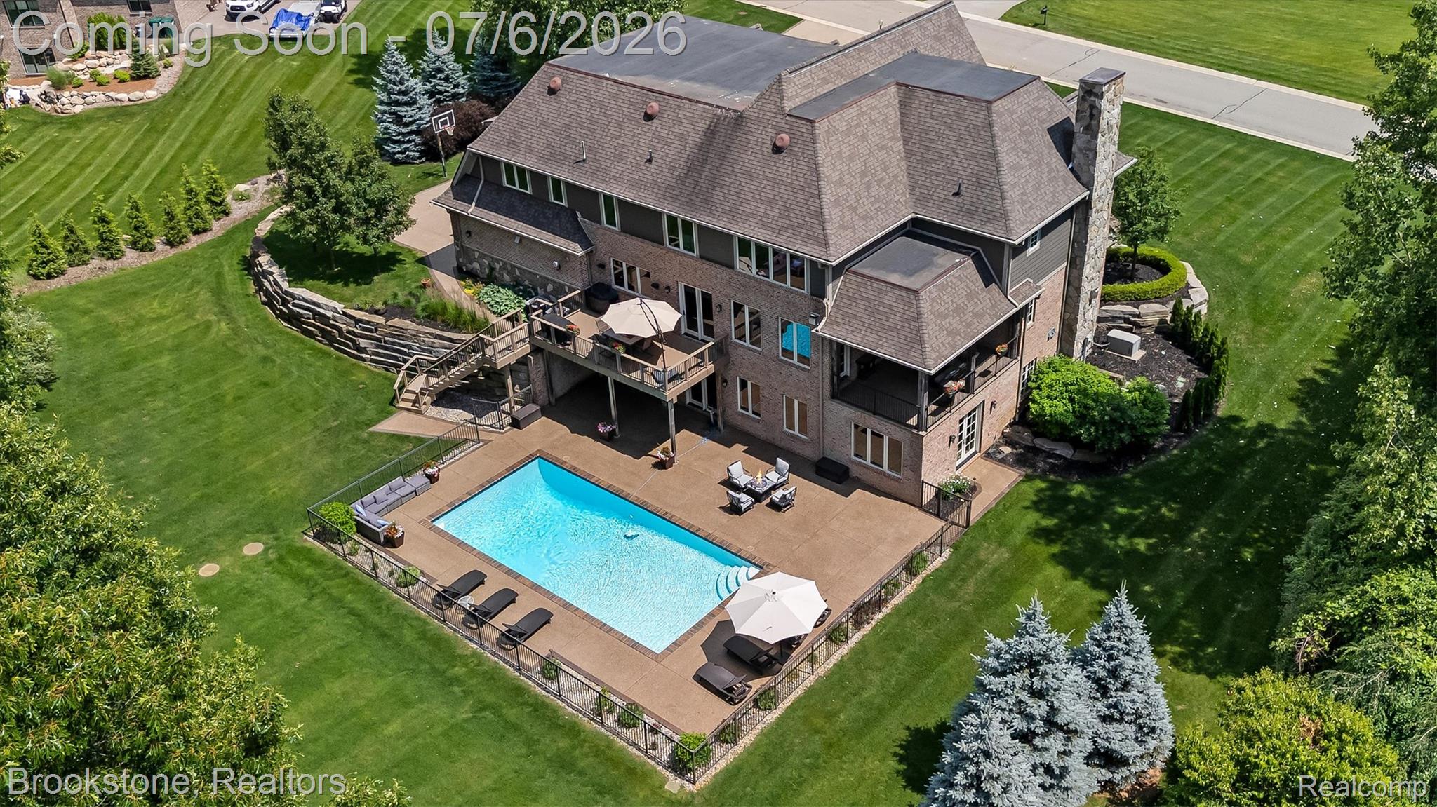 5458 Boulderwood Ridge Clarkston, MI 48348 - Photo 5 of 52 Private resort living at its finest
