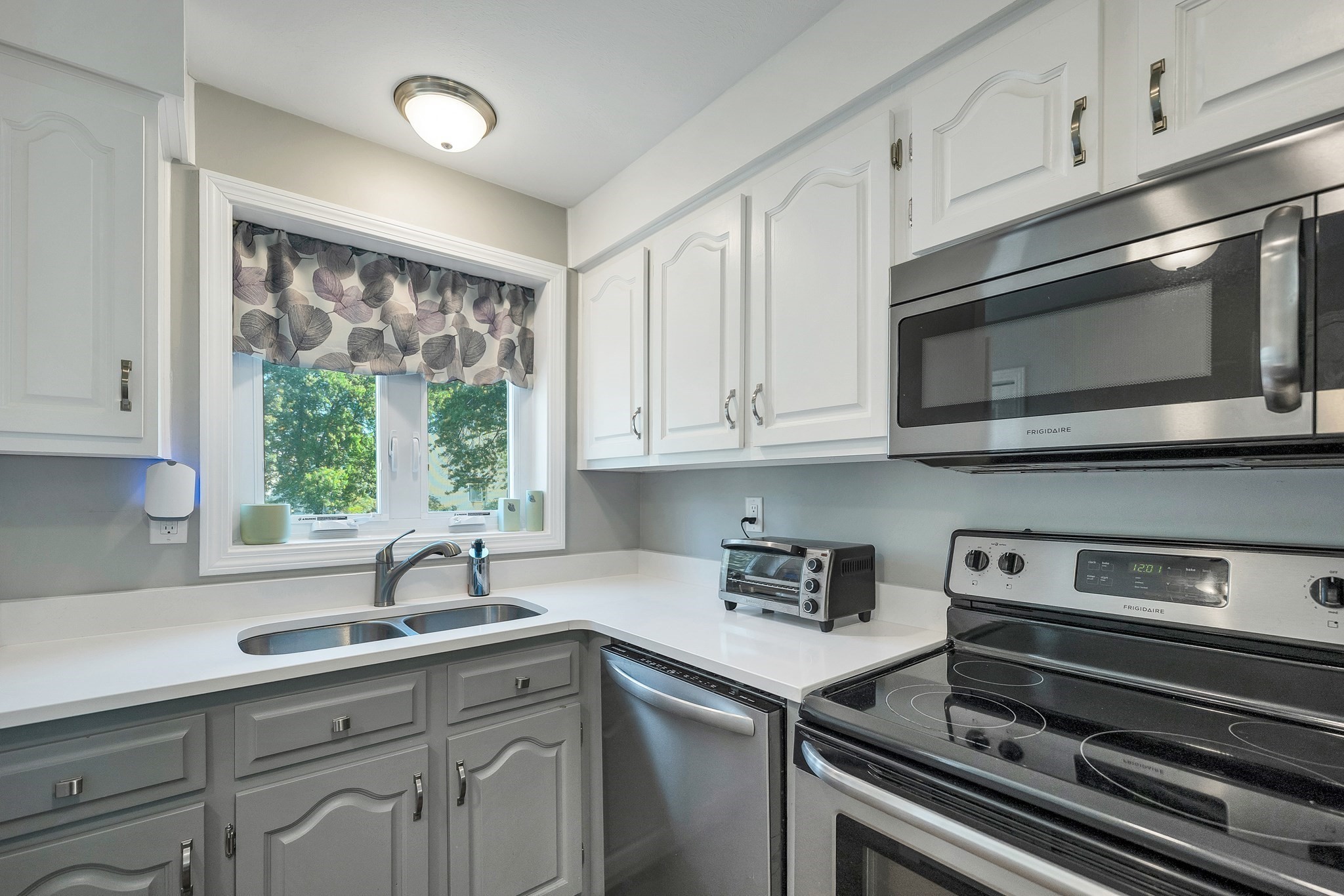 14 Shelburne Road Merrimack, NH 03054 - Photo 4 of 40 Gallery Image 4