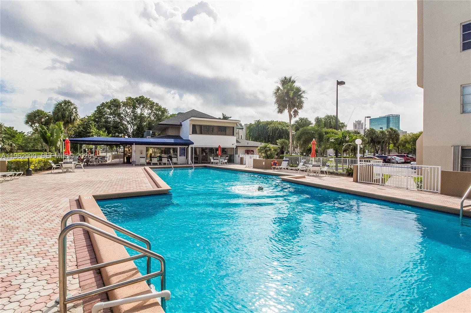 7777 Southwest 86th Street, Unit F1310 Miami, FL 33143 - Photo 26 of 37 Always well maintained