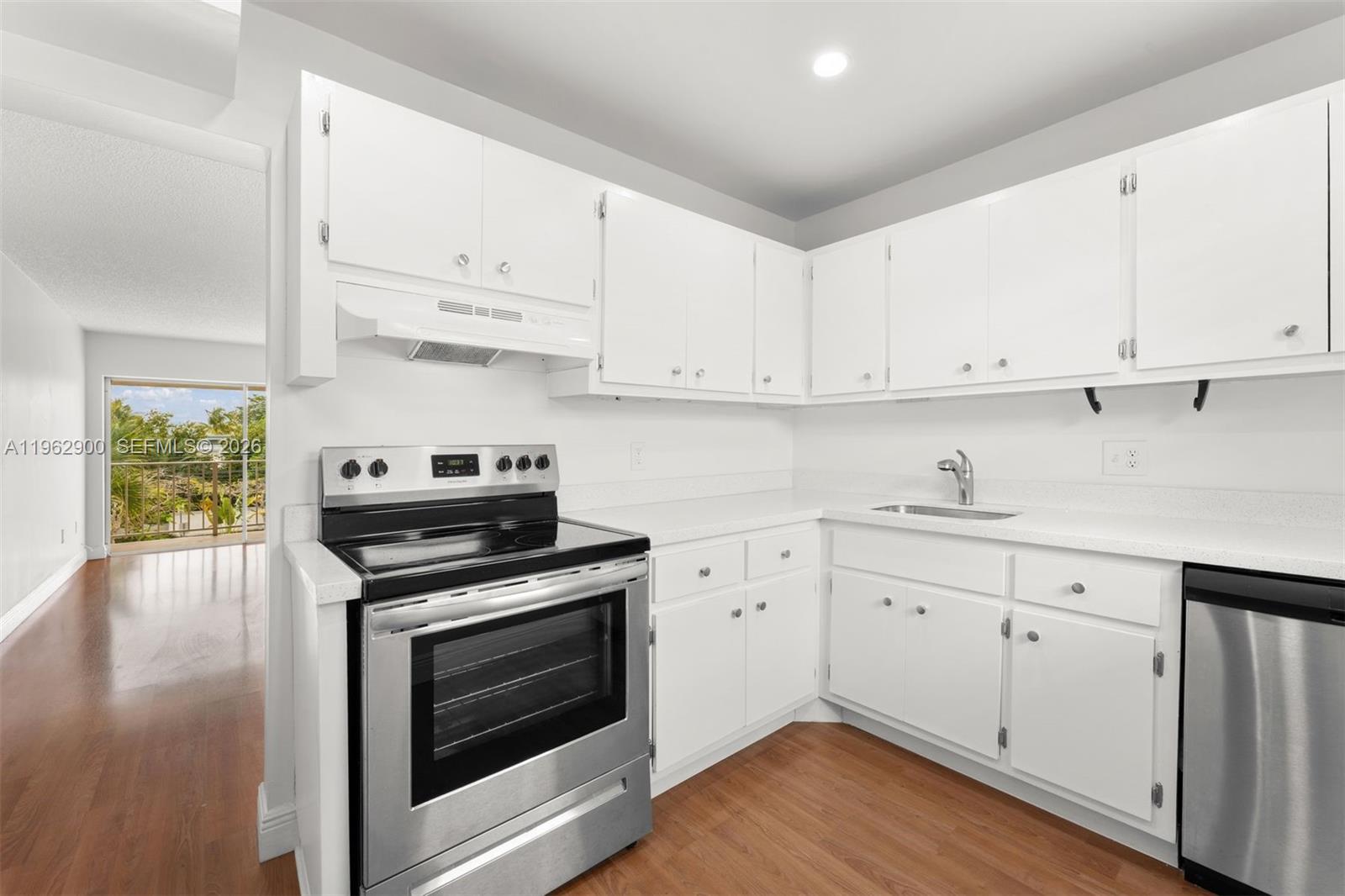 7777 Southwest 86th Street, Unit F1310 Miami, FL 33143 - Photo 7 of 37 New appliances and countertop