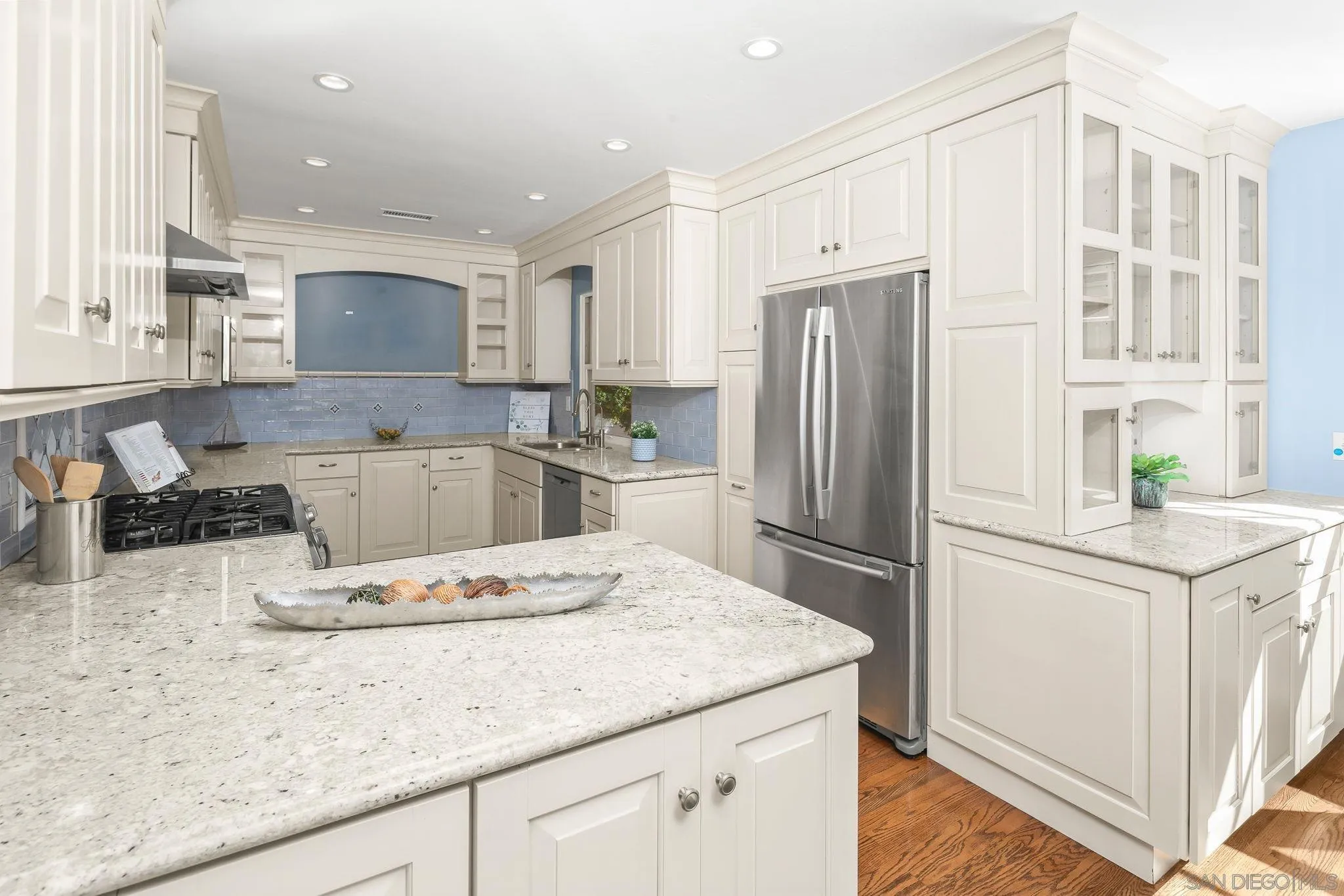 3733 La Cresta Drive San Diego, CA 92107 - Photo 14 of 57