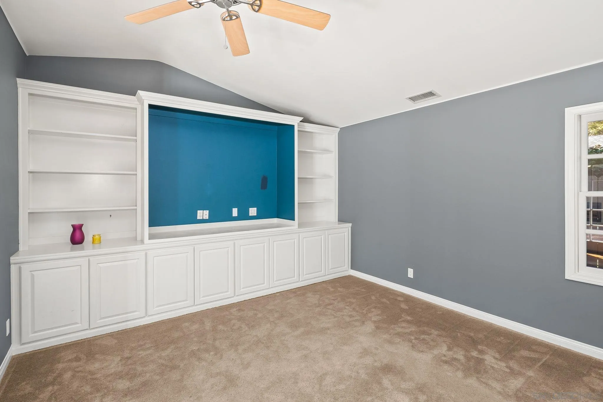 3733 La Cresta Drive San Diego, CA 92107 - Photo 19 of 57 a view of an empty room