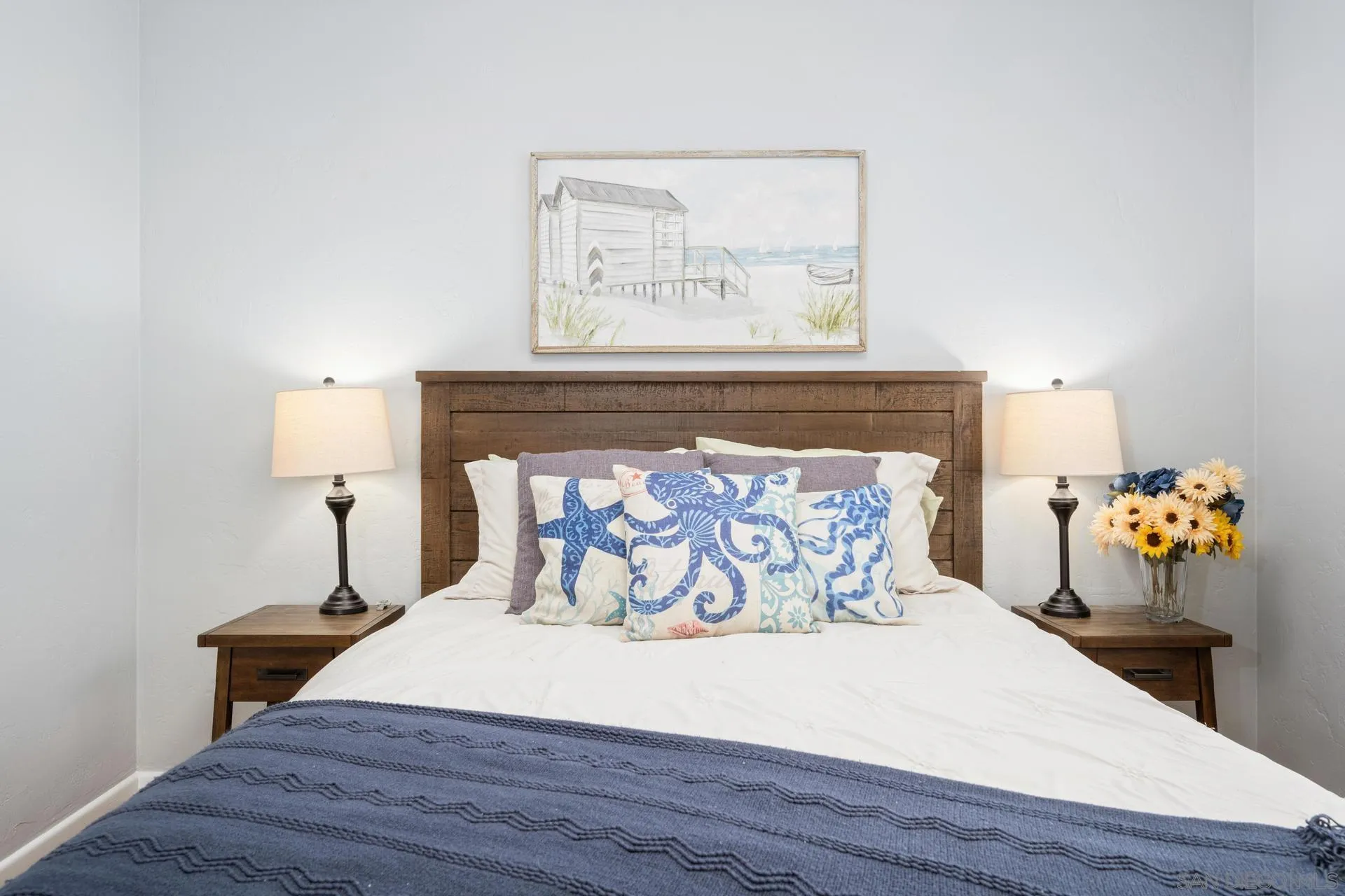 3733 La Cresta Drive San Diego, CA 92107 - Photo 23 of 57 a bed sitting in a bedroom with a table