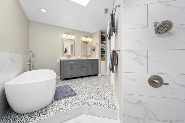 $2,130,000 | 3733 La Cresta Drive, San Diego, CA 92107