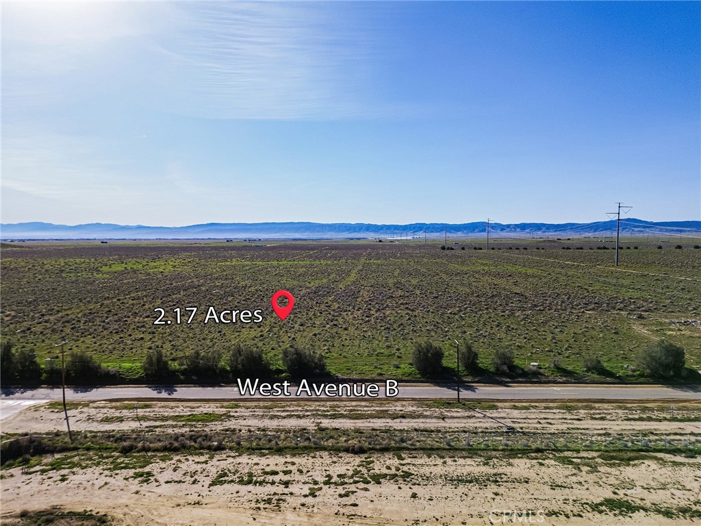 10400 West Ave B Lancaster, CA 93536 - Photo 13 of 43 a view of a road with an ocean view