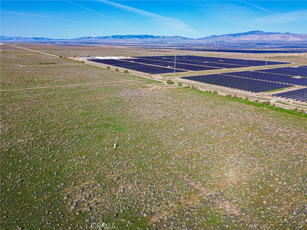 10400 West Ave B Lancaster, CA 93536 - Photo 27 of 43 a view of an outdoor space and deck