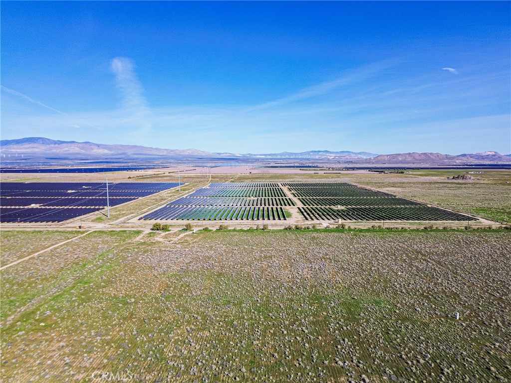 10400 West Ave B Lancaster, CA 93536 - Photo 29 of 43 a view of an outdoor space and a lake view