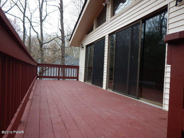 410 Maple Ridge Drive Hawley, PA 18428 - Photo 4 of 15