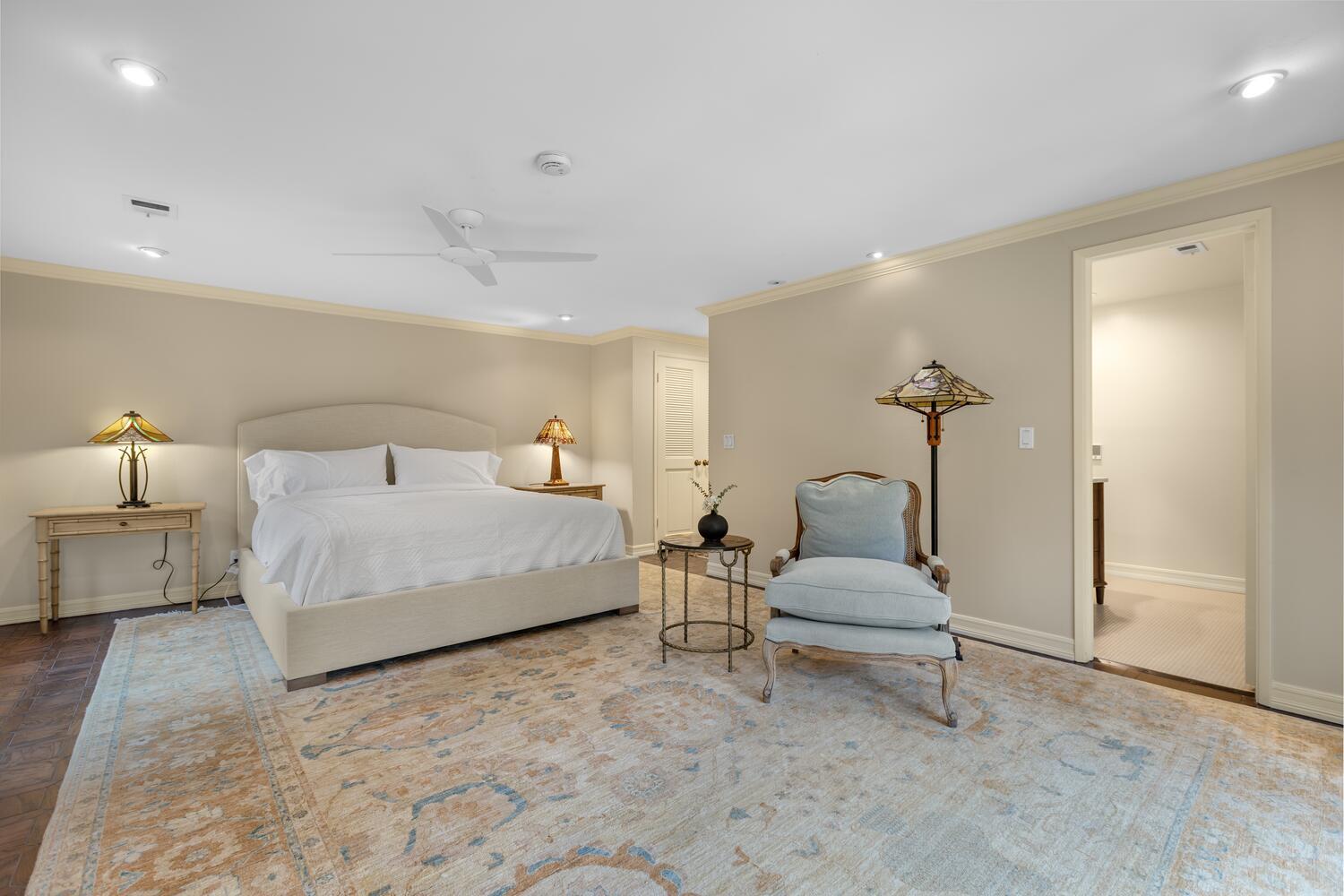 828 Foothill Lane Ojai, CA 93023 - Photo 21 of 40 a bedroom with a bed and white walls