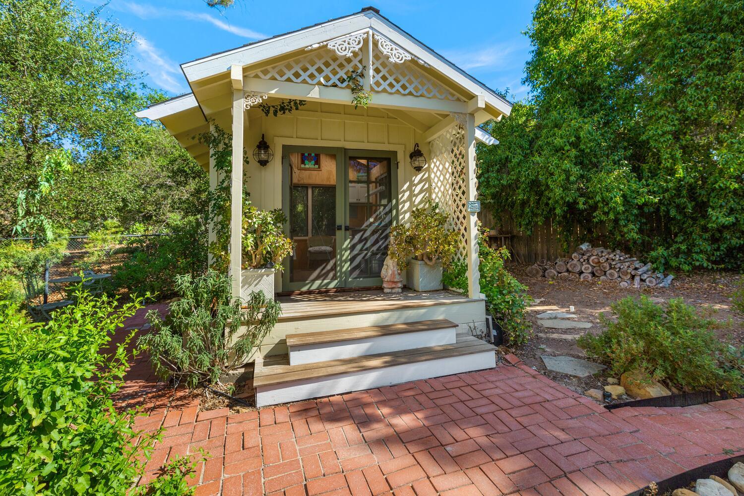 828 Foothill Lane Ojai, CA 93023 - Photo 32 of 40 a front view of a house