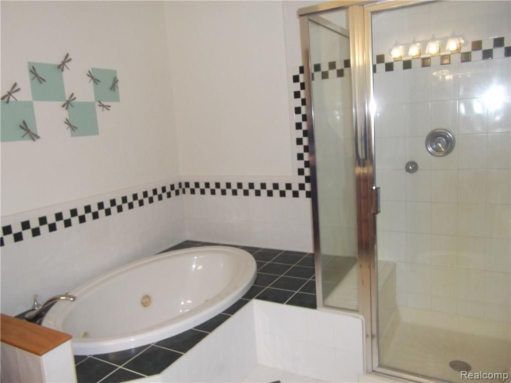 3306 West Sutton Road Lapeer, MI 48446 - Photo 30 of 32 Master Bath.JPG