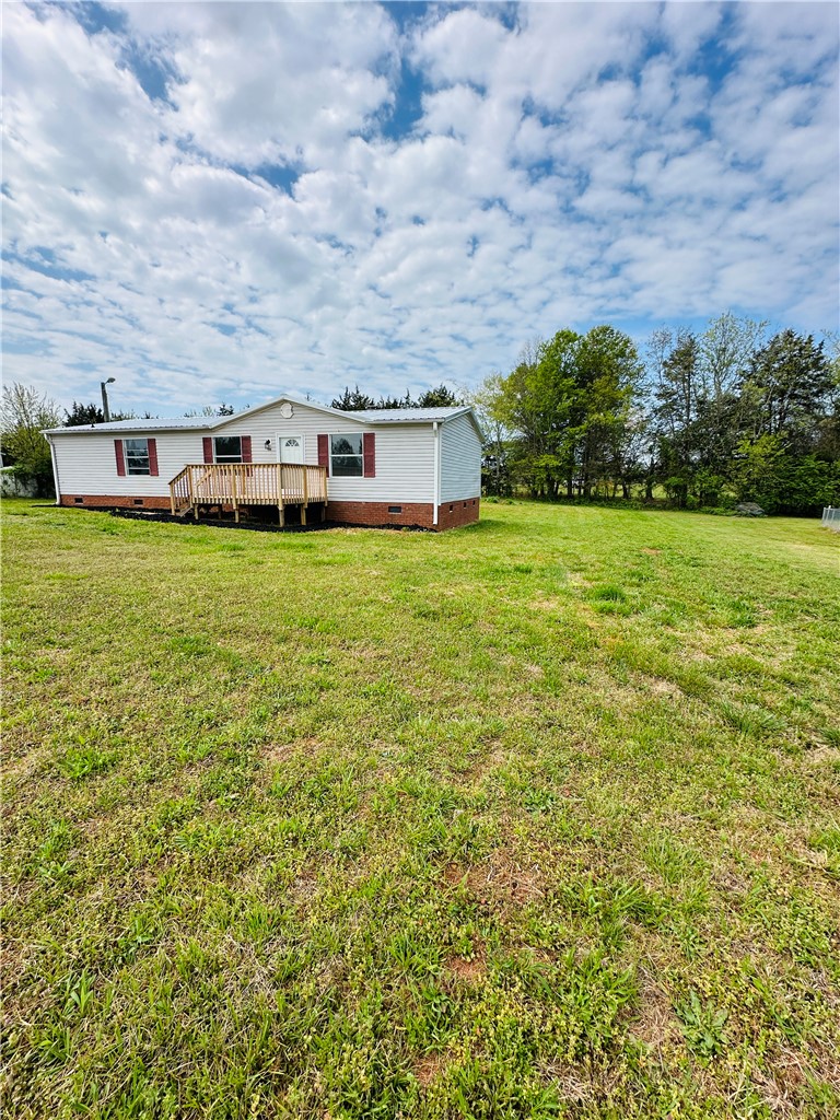134 Arabian Way Anderson, SC 29626 - Photo 2 of 23 This charming home features a lovely front porch and a spacious yard, perfect for outdoor enjoyment.