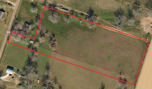 $180,000 | 1949 Circle Drive, Unit 257, Eagle Lake, TX 77434