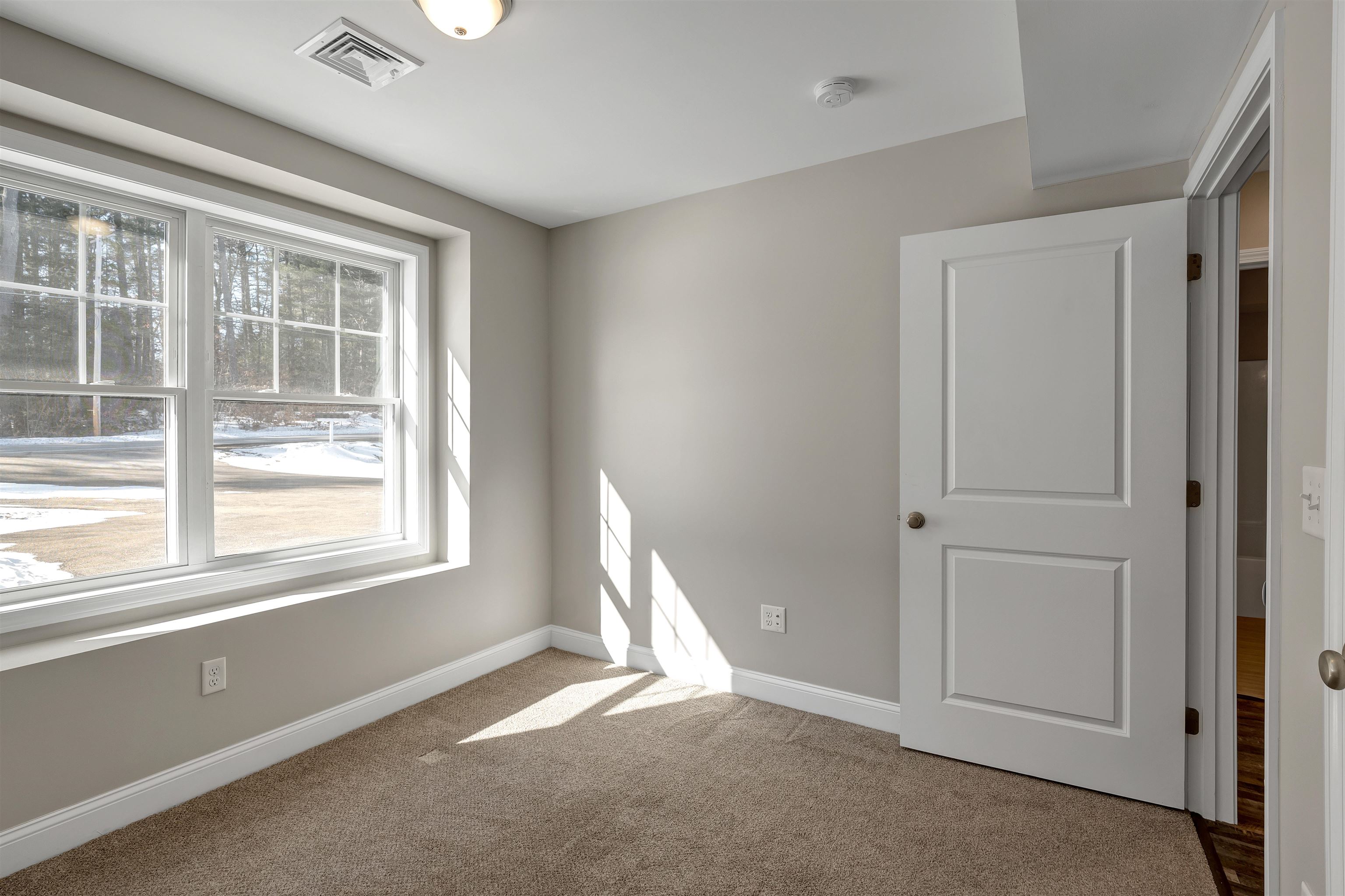 259 Stage Road, Unit 2 Nottingham, NH 03290 - Photo 17 of 28