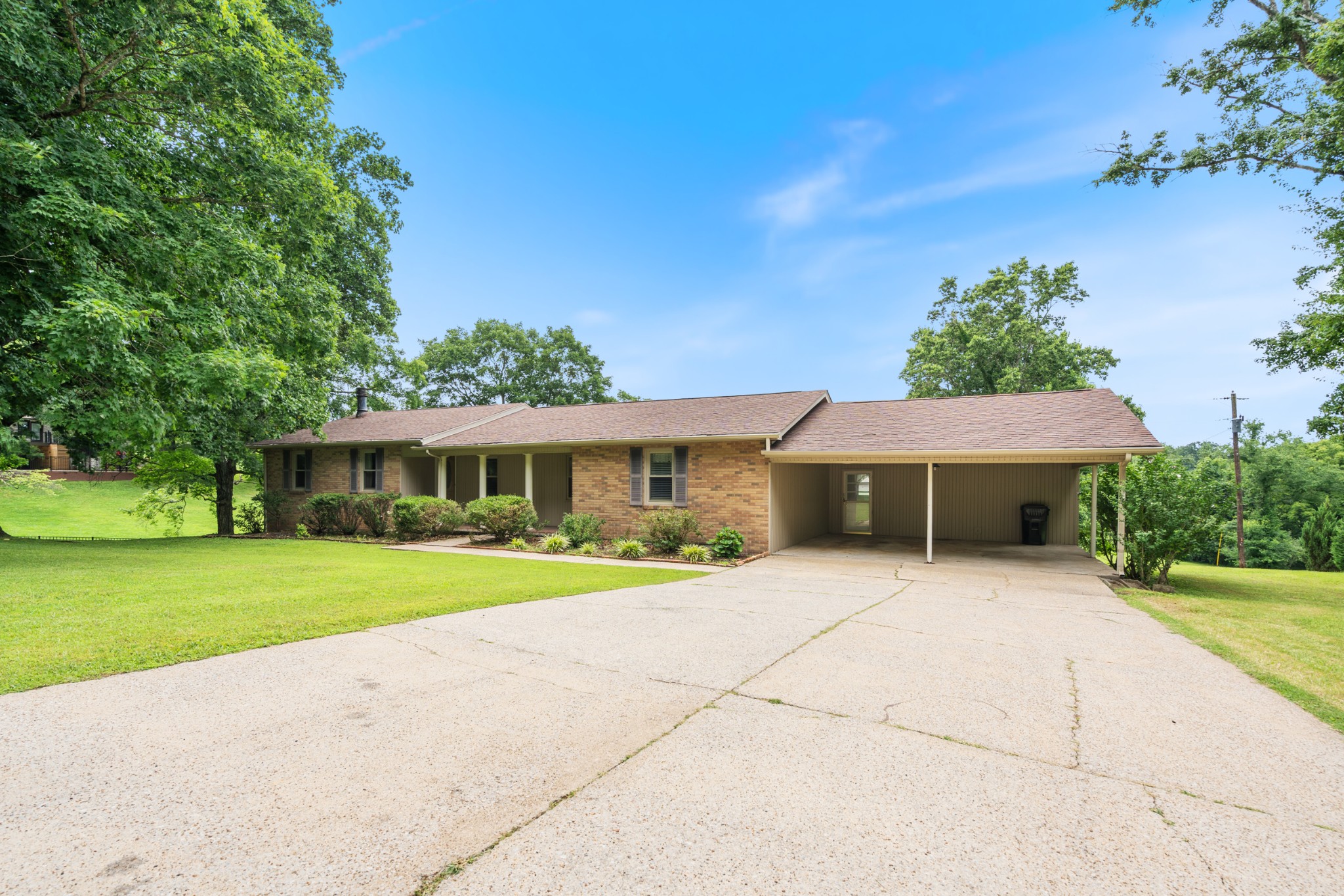 2054 Ridgecrest Circle Dickson, TN 37055 - Photo 3 of 42