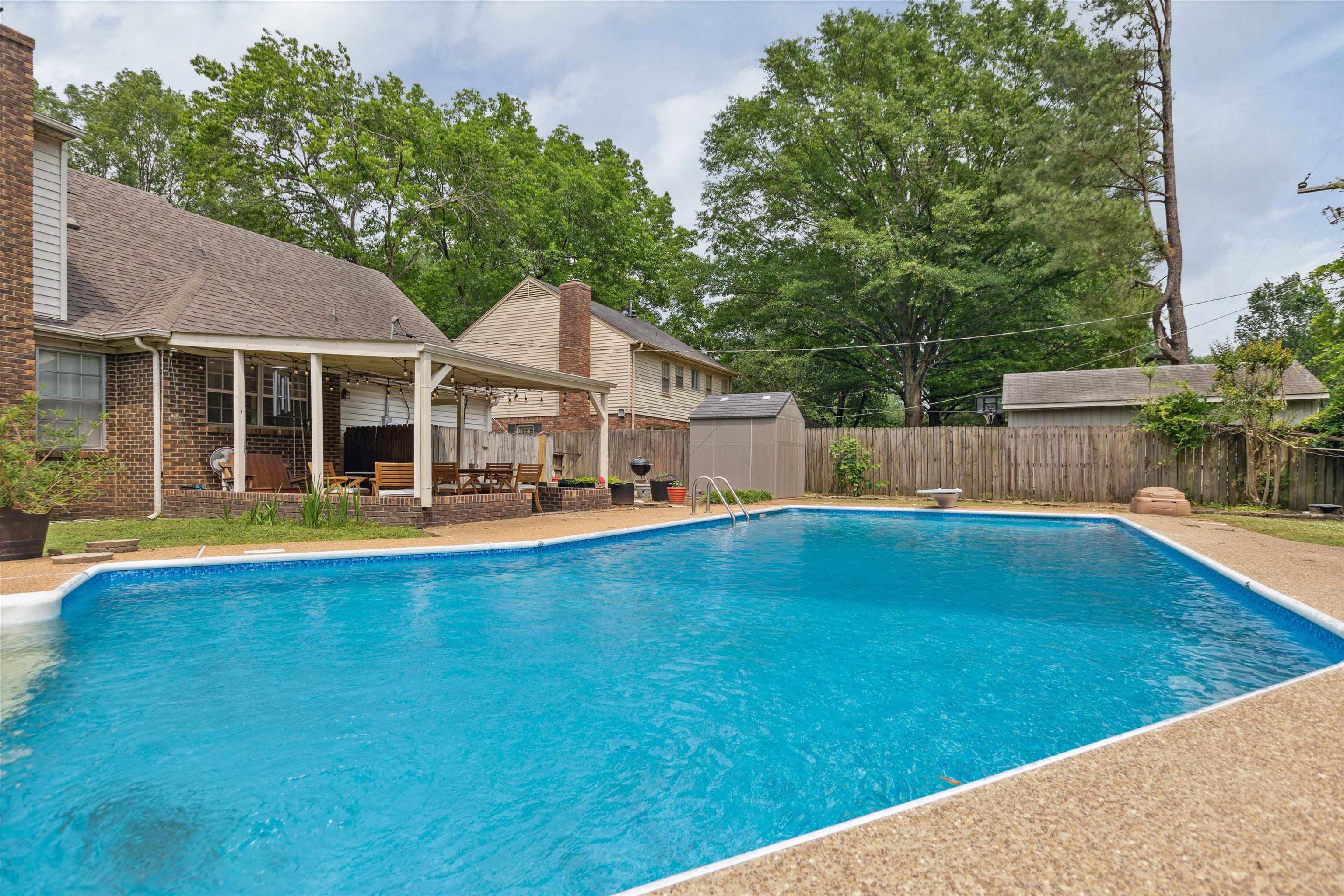 5857 Ridgevale Avenue Memphis, TN 38119 - Photo 2 of 25 Gallery Image 2