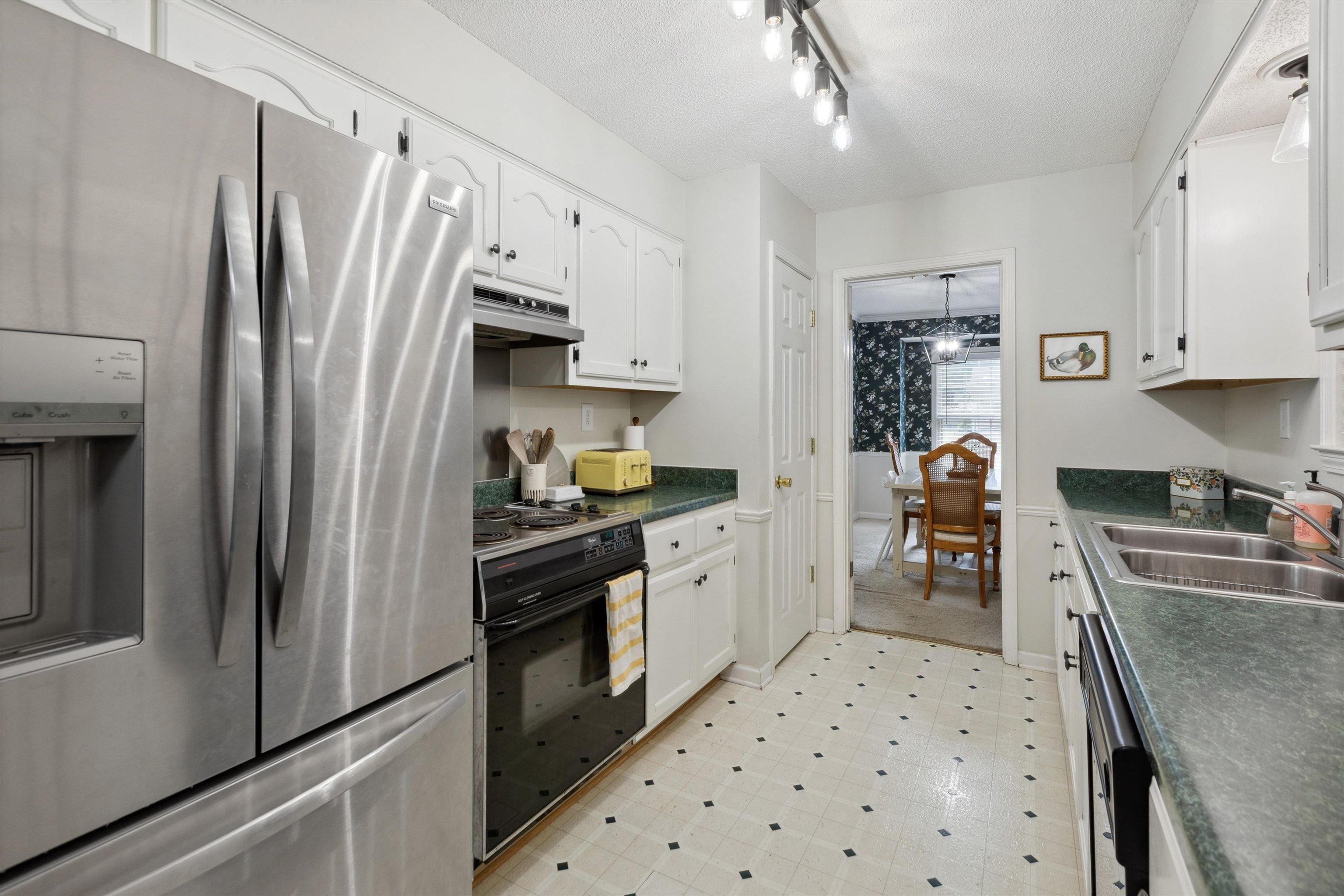 5857 Ridgevale Avenue Memphis, TN 38119 - Photo 10 of 25 Gallery Image 10