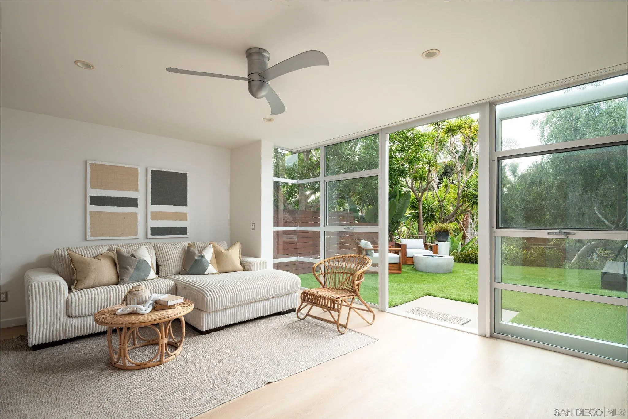 2144 Cordero Road Del Mar, CA 92014 - Photo 17 of 25 Gallery Image 17