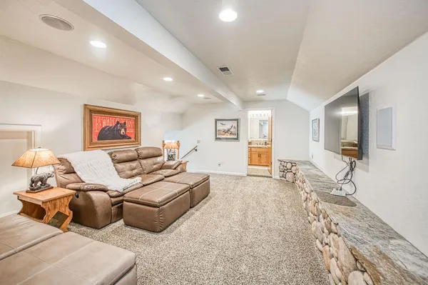 $2,249,000 | 44455 Hillcrest Avenue, Shaver Lake, CA 93664